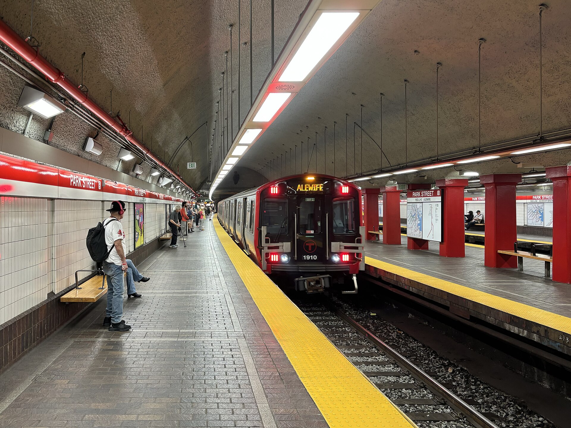 Red Line train arriving at Park Street station