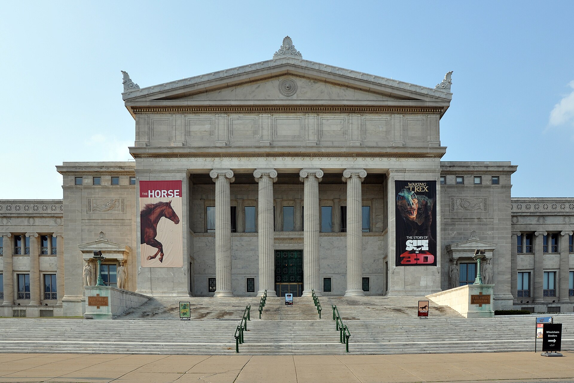 Field Museum of Natural History south entrance