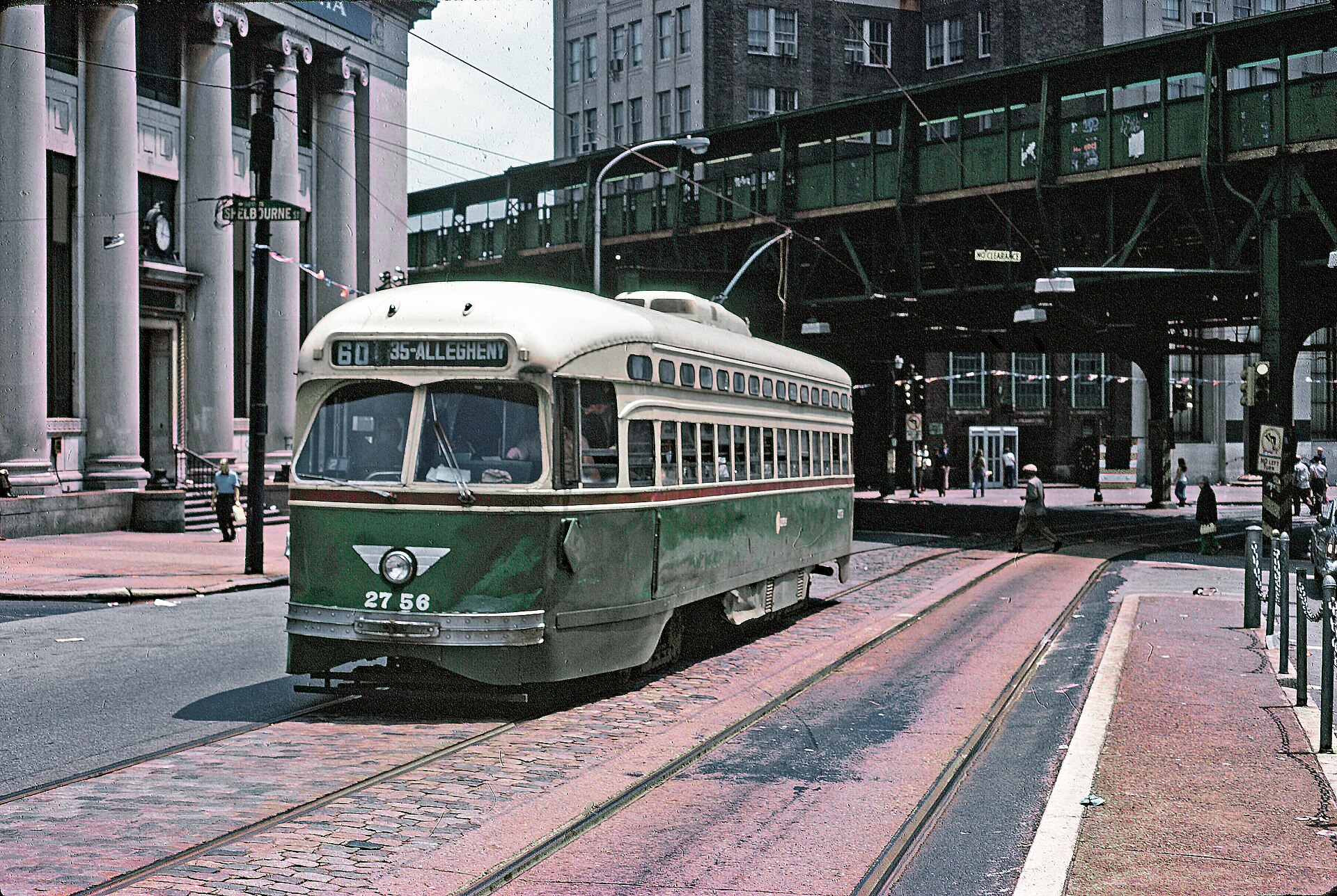 Market-Frankford elevated line in 1976