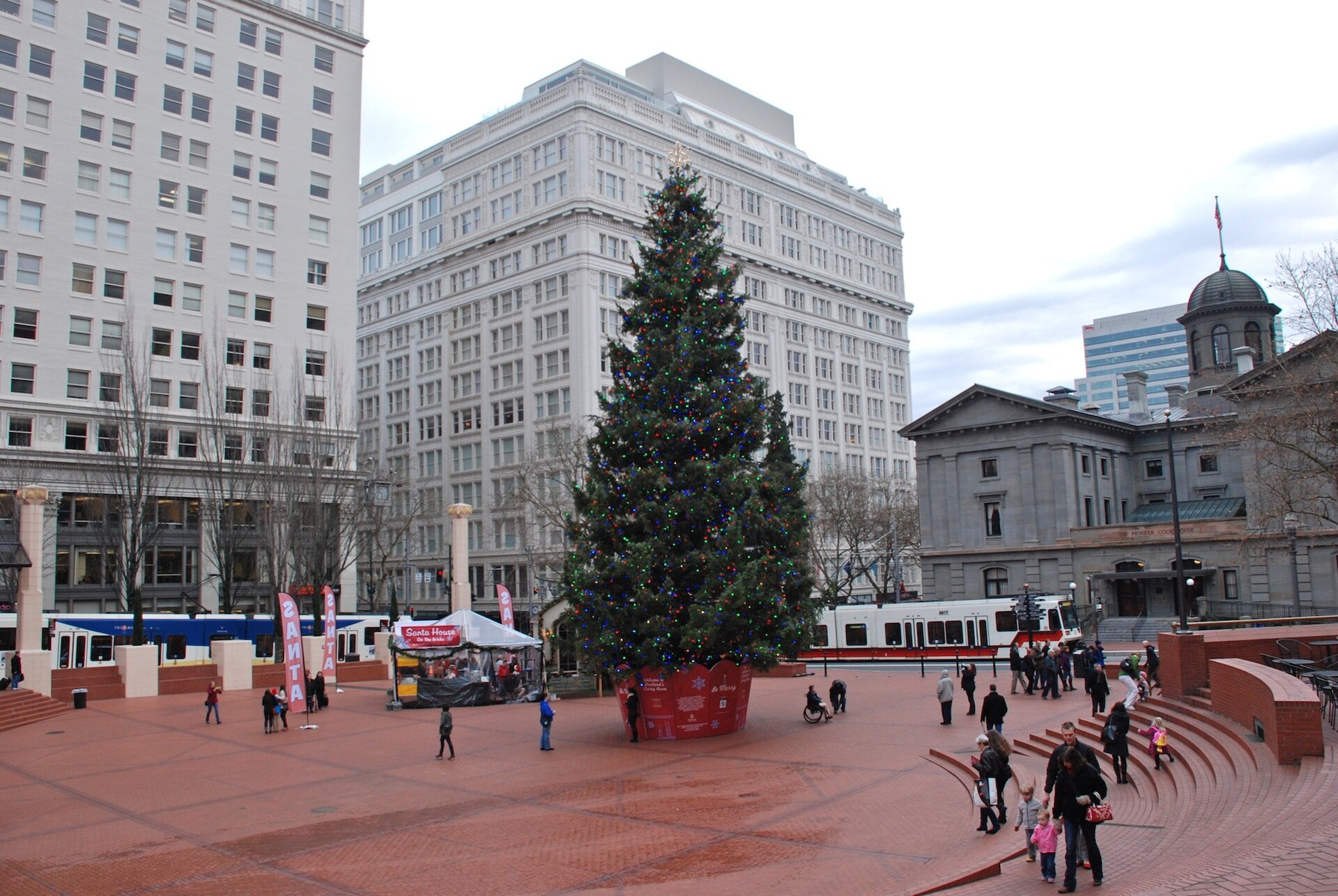 Pioneer Courthouse Square with its Christmas tree