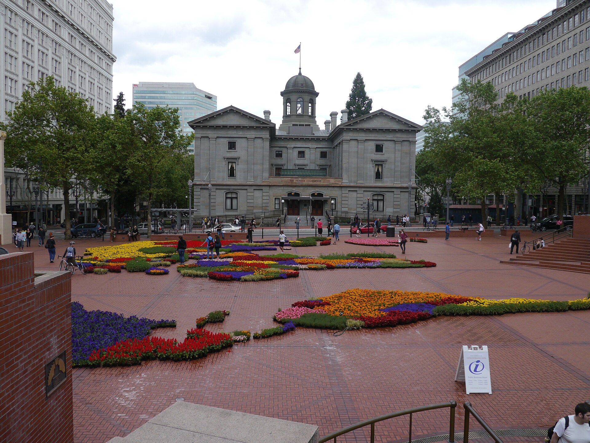 Pioneer Courthouse Square, Portland