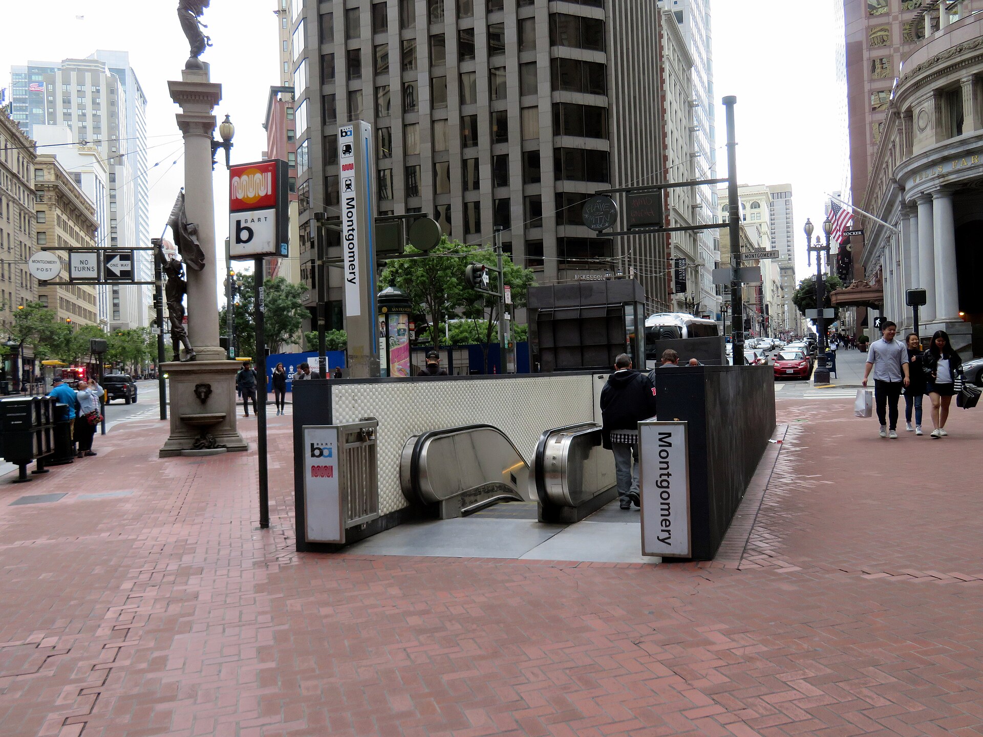 Montgomery Street entrance to Montgomery station